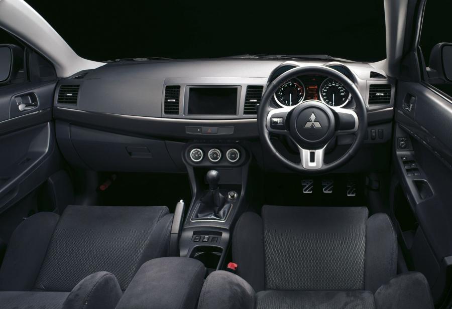  Mitsubishi Lancer Evolution X 2007 года  (фото 66 из 149)
